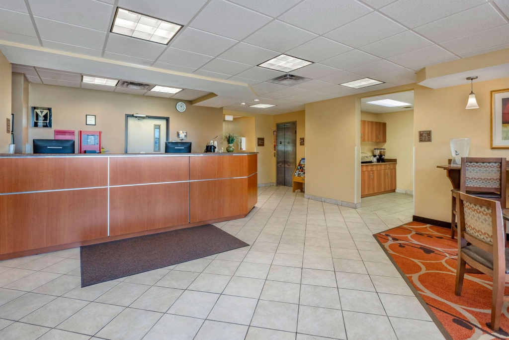 Econo Lodge Inn & Suites Des Moines Fairgrounds Area