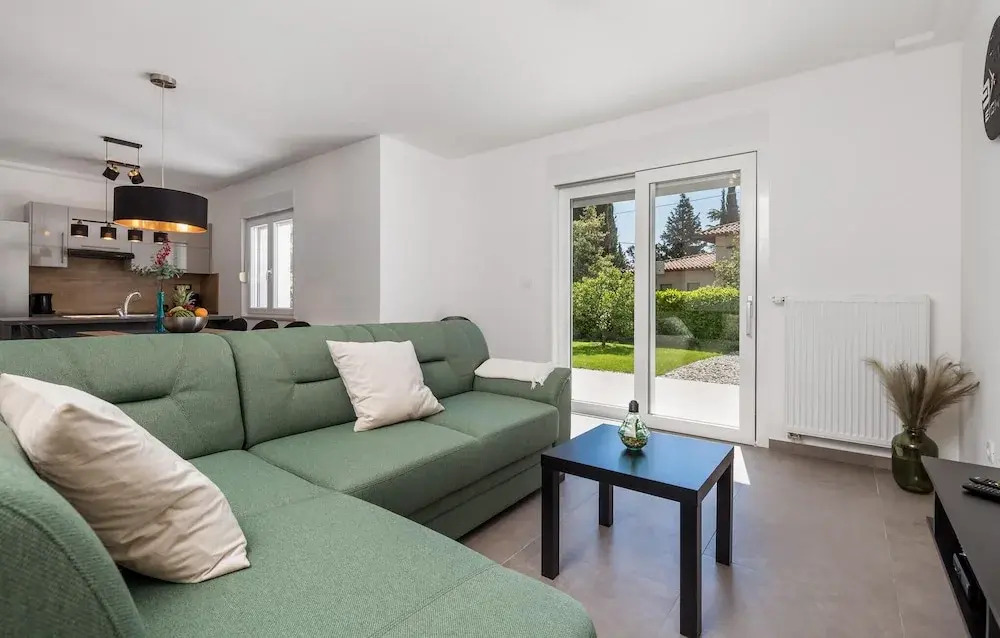Nice Apartment in Lovran With 2 Bedrooms, Wifi and Outdoor Swimming Pool
