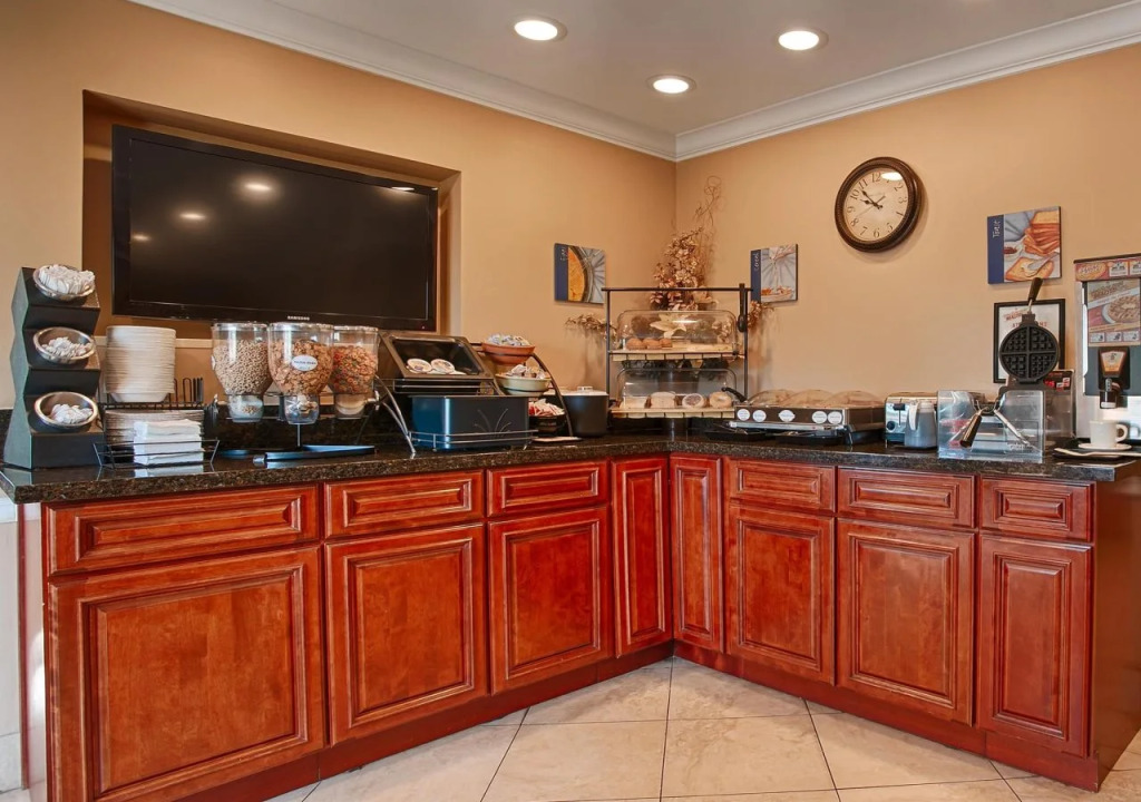 Best Western Plus Corning Inn