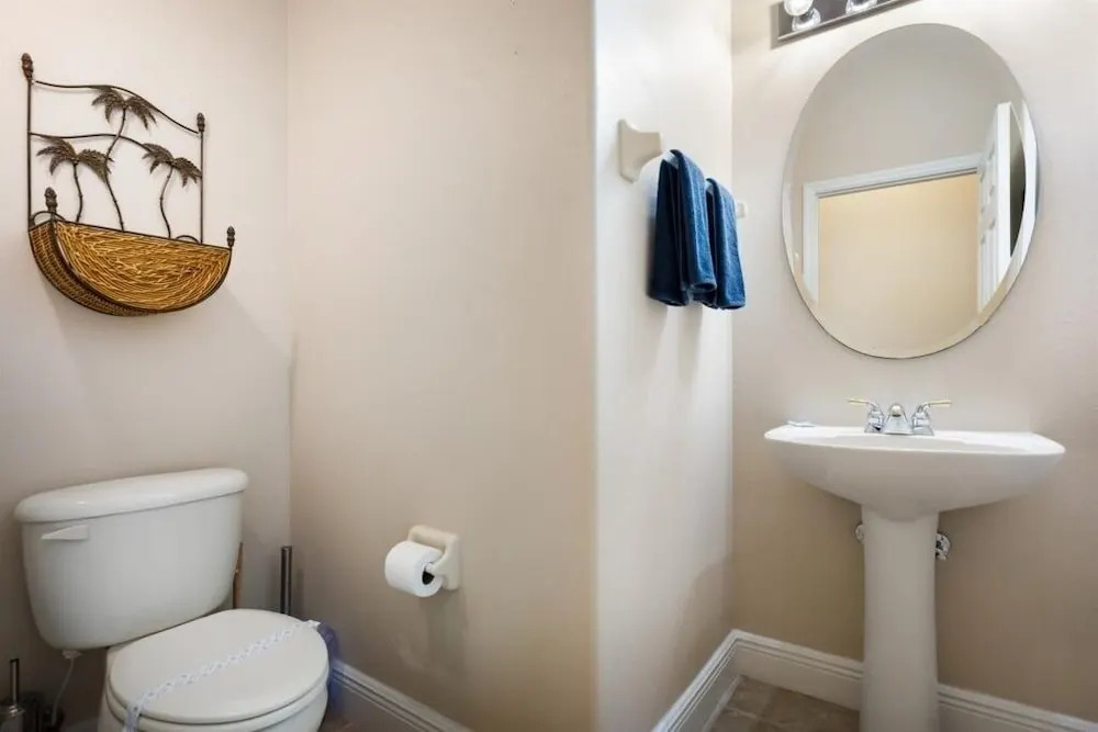 Beautiful 5 Bed Pool Home In Reunion 5 Bedroom Home by RedAwning
