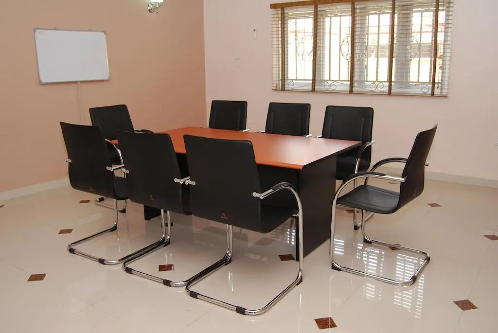 Auris Court Suites & Apartment