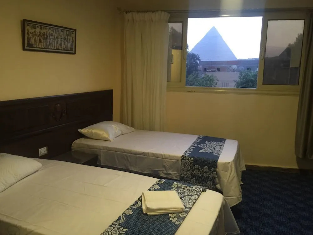 Sky Pyramids View Inn
