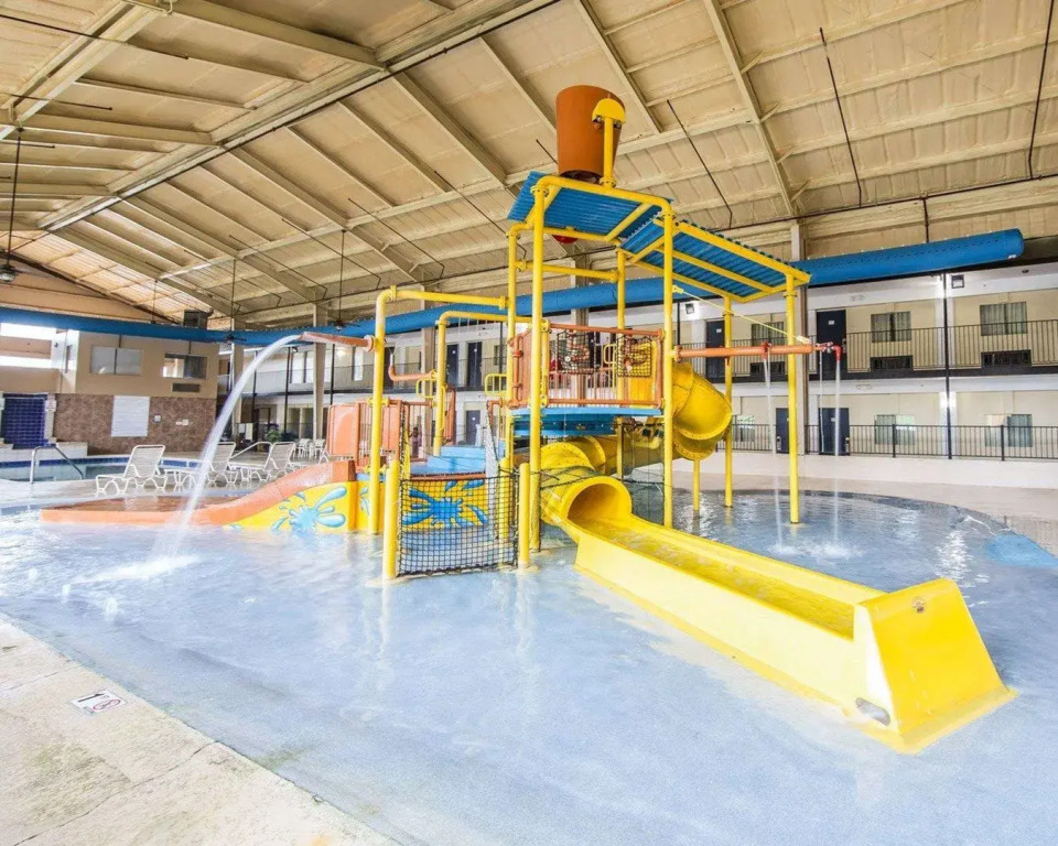 OYO Hotel Knoxville TN Cedar Bluff I-40