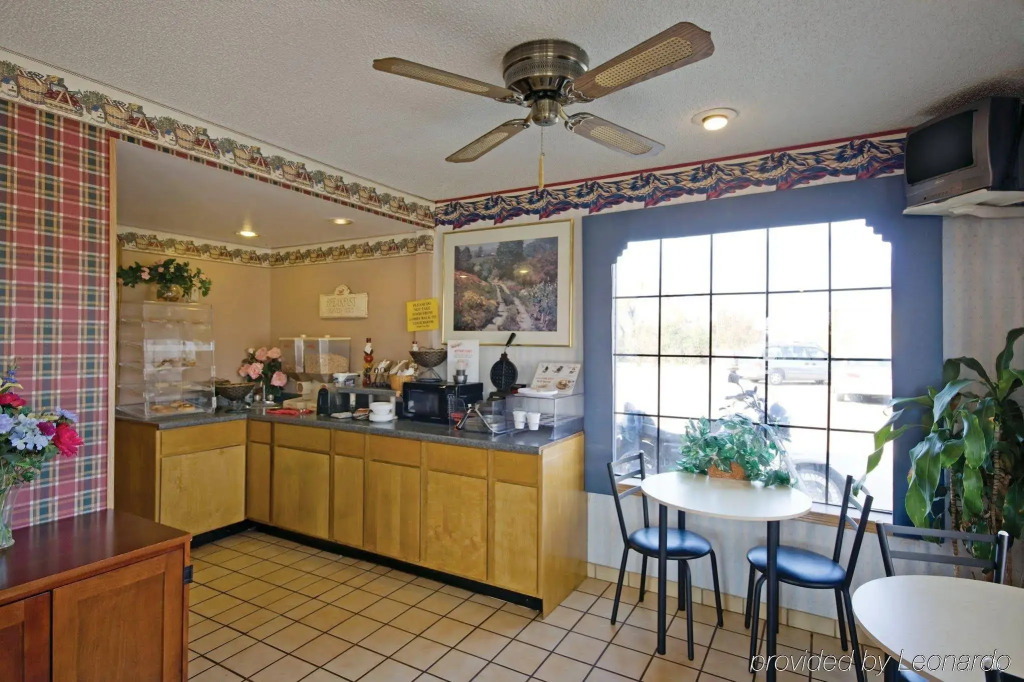 Blue Jay Inn & Suites