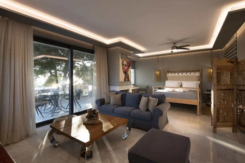 AVAL Riviera Lagonisi