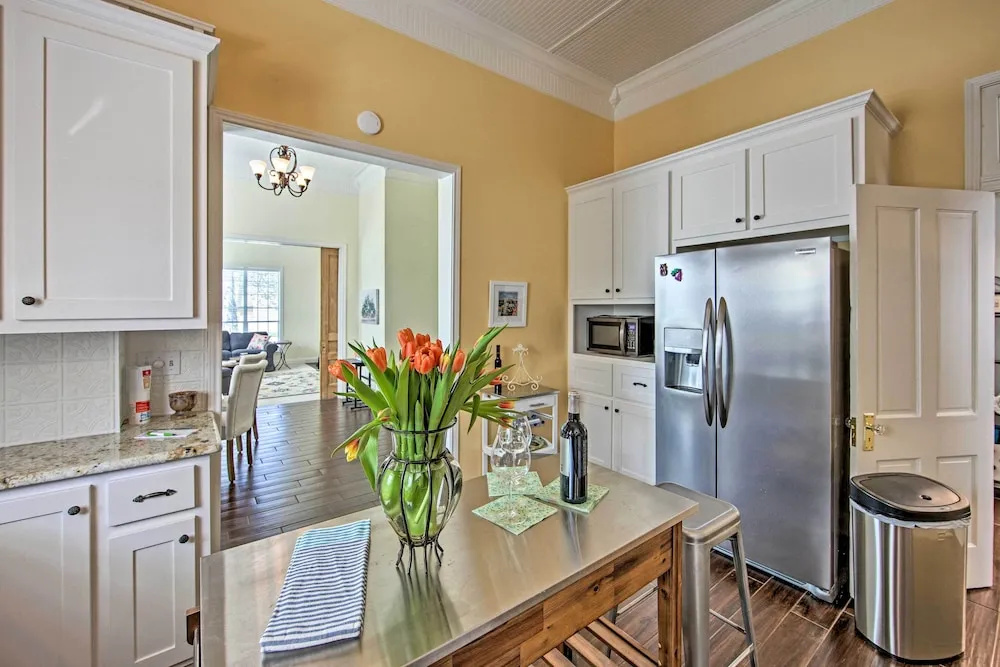Renovated 'carnegie Cottage' - Walk to Dtwn!
