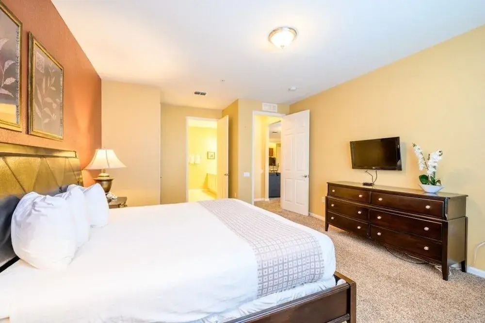 2 Bedroom Premium [cdc Compliant] L 2006 Condo