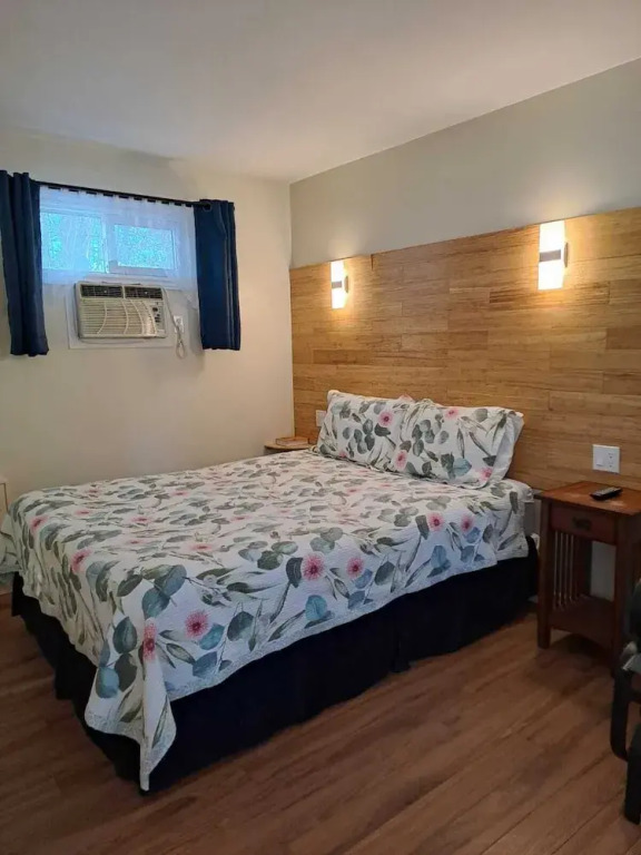 Three Island Motel