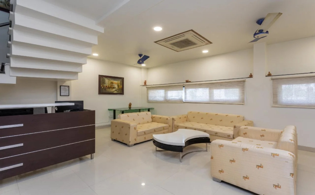 Silver Stay By OYO Rooms