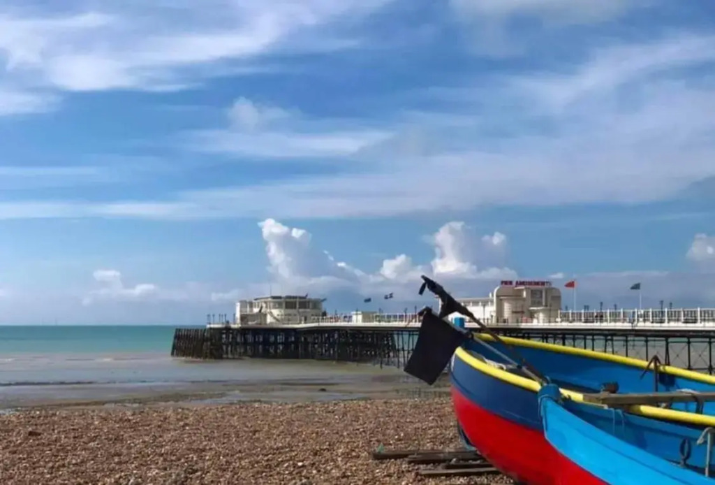 Beautiful 2BD Coastal Hideaway Central Worthing