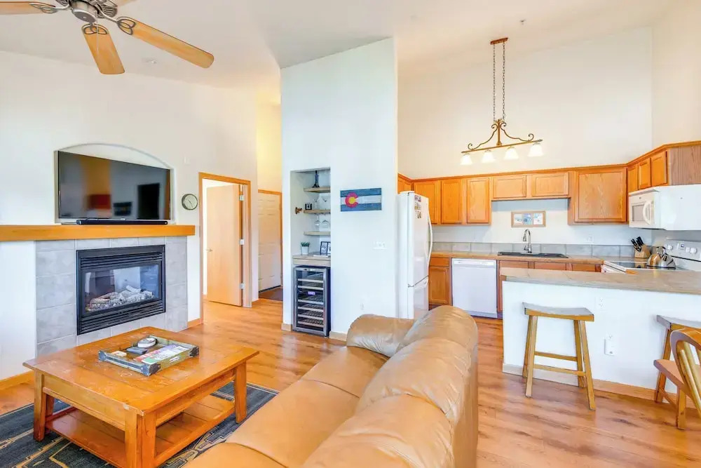 Condo w/ Mtn View < 1 Mi to Steamboat Resort!
