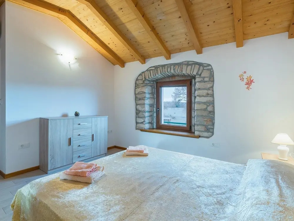 Traditional Stone Holiday House for up to 8 Persons