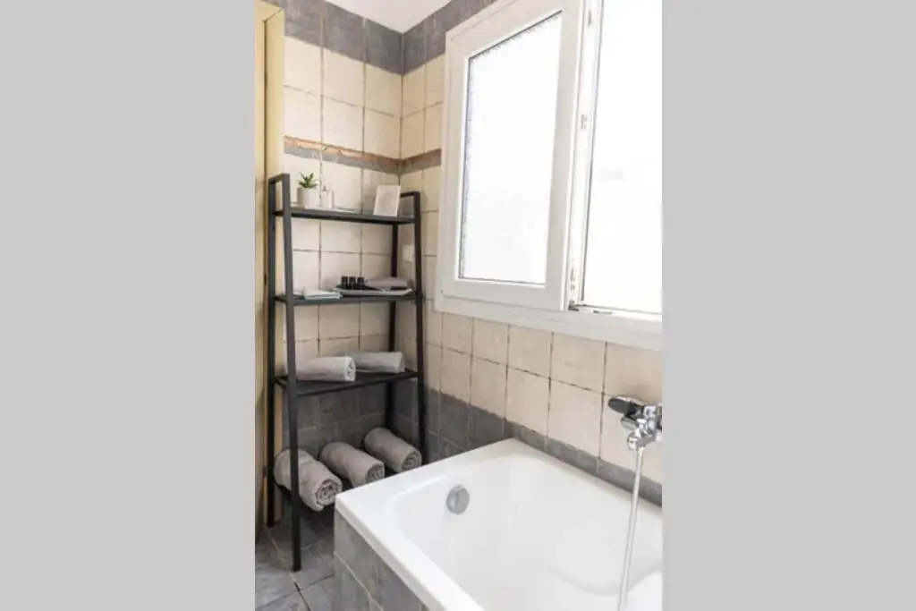 Port View House-Comfy Family Apartment-Panoramic View