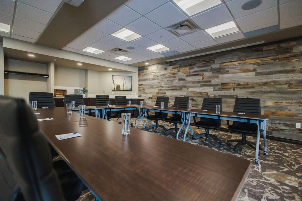 Best Western Plus Lacombe Inn and Suites