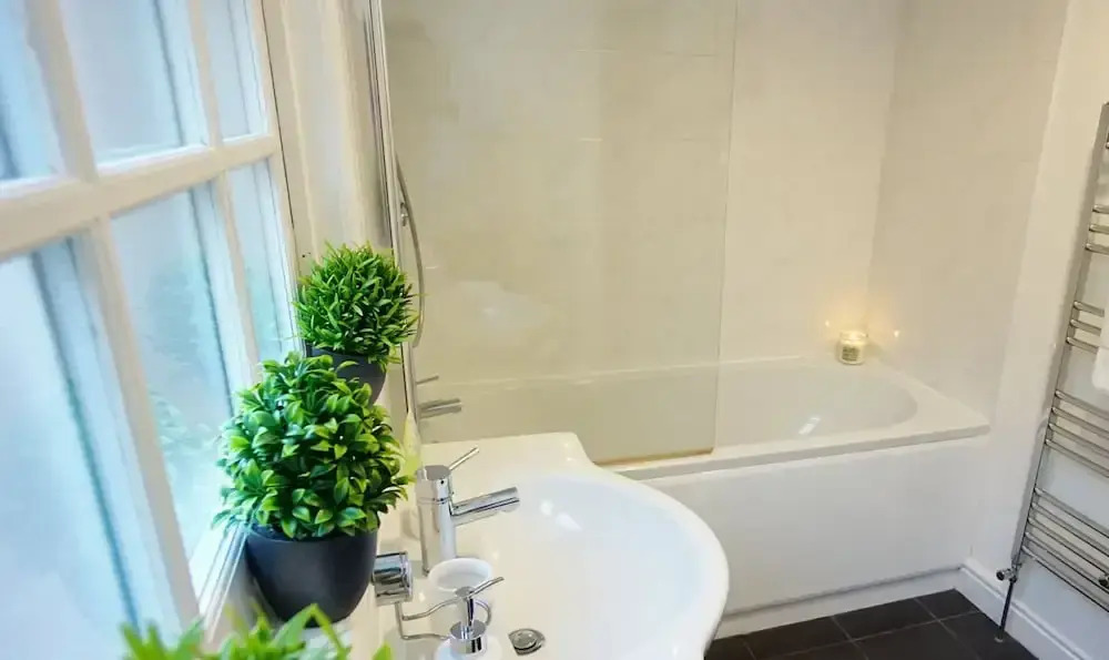 The Gathering Chester 1 – Sleeps 14 – Very Close to City Centre & Racecourse & Within Walls