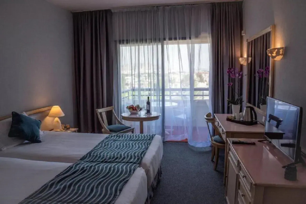 Palm Beach Hotel & Bungalows