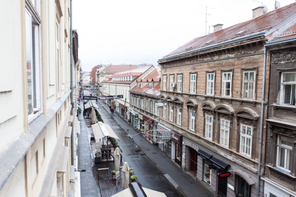Tesla Boutique Apartments & Rooms