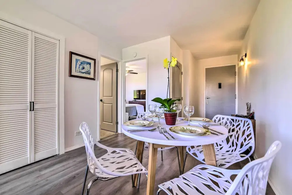 Modern & Cozy Condo Near Beaches w/ Coastal Views