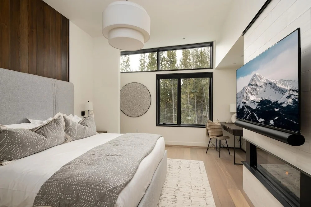5 Thistle Way 4 Bedroom Home by Moonlight Basin Lodging