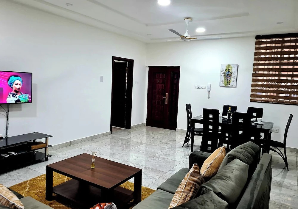 Gorgeous Quiet & Comfy Close to Highway