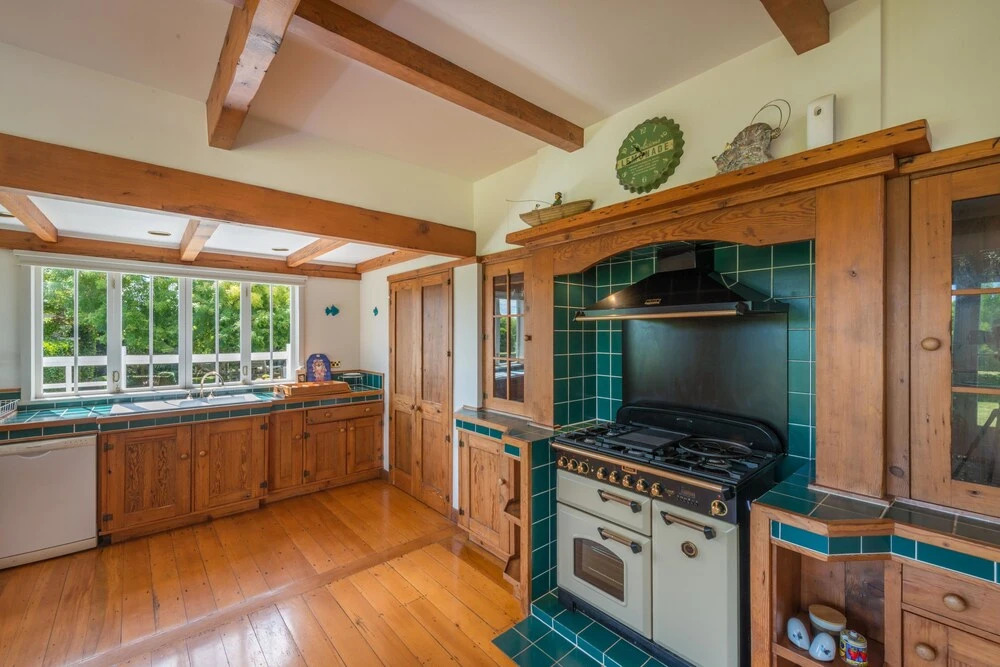 Magnificent Karaka Estate with Swimming Pool