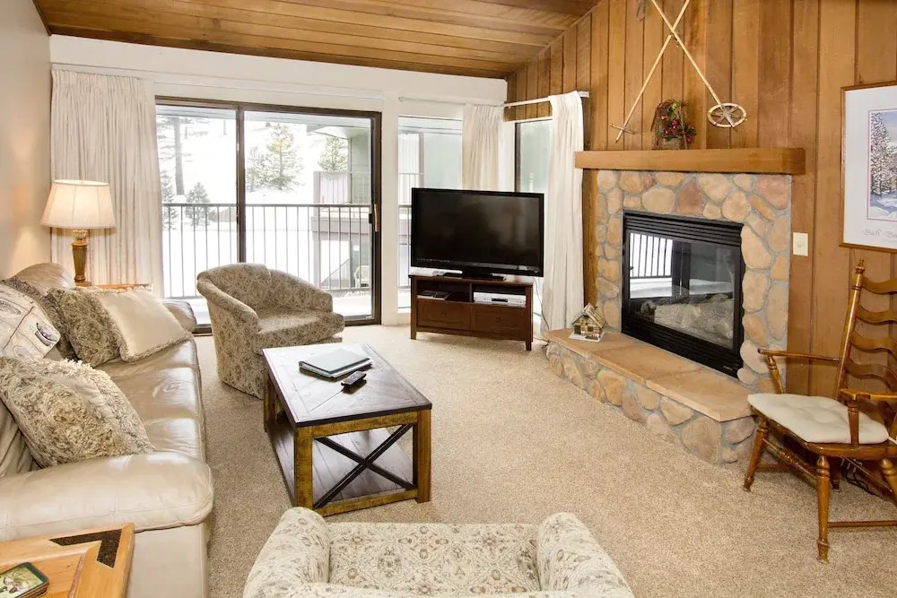 St, Anton Wooded View 2-Bedroom Condos with Ski Lockers