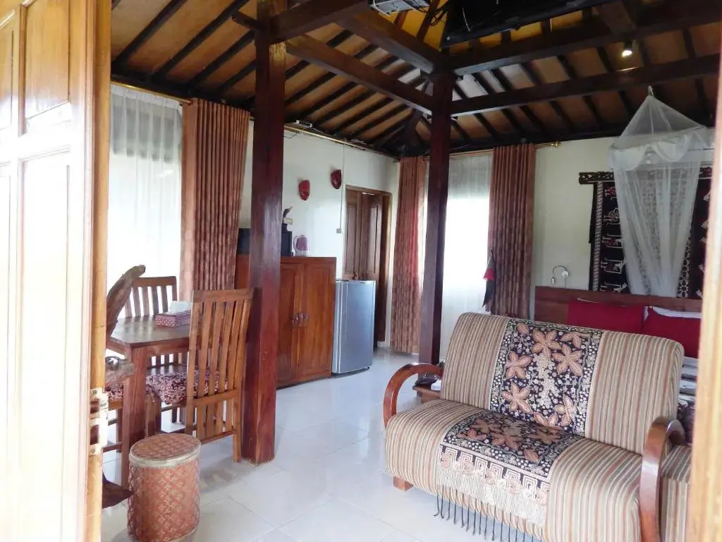 Alamanda Villas, Family Villas, Pool & Local Tours