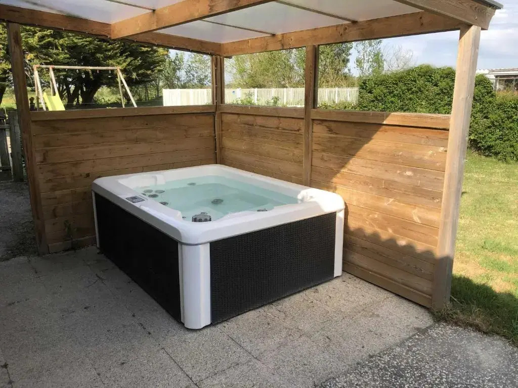 Gîte rénové avec spa, piscine chauffée, WiFi et accès handicapés au cœur du Marais Breton - FR-1-426-321