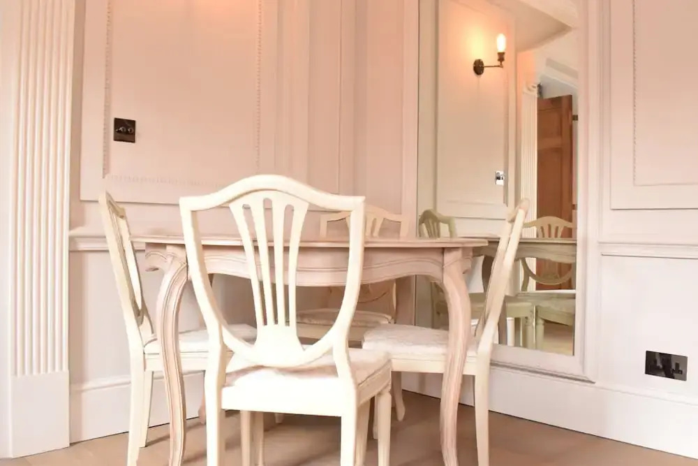 1 Bedroom Mayfair Apartment Near Hyde Park