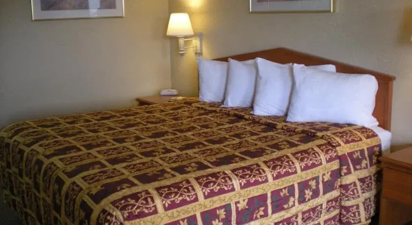 Days Inn Phoenix West