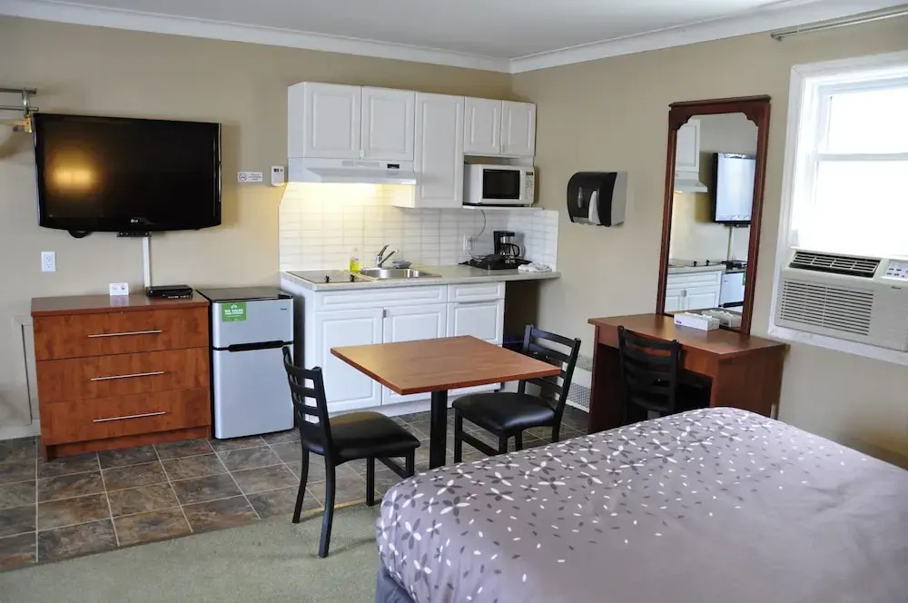 Moonlight Inn and Suites Sudbury