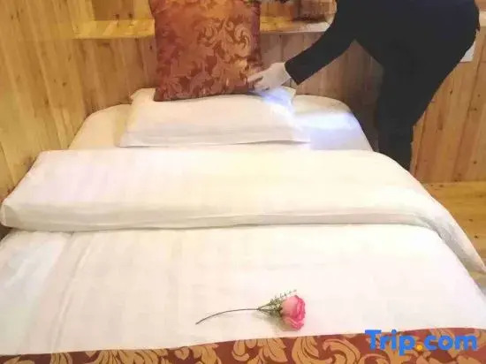 Fangfang Huafang Inn