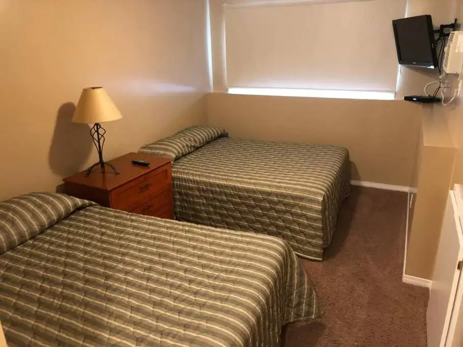 Paradise Canyon Golf Resort, Luxury Condo M409