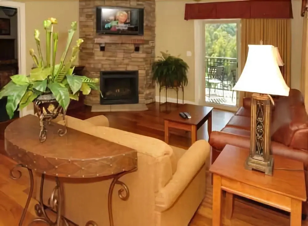 Summit Manor Condominiums