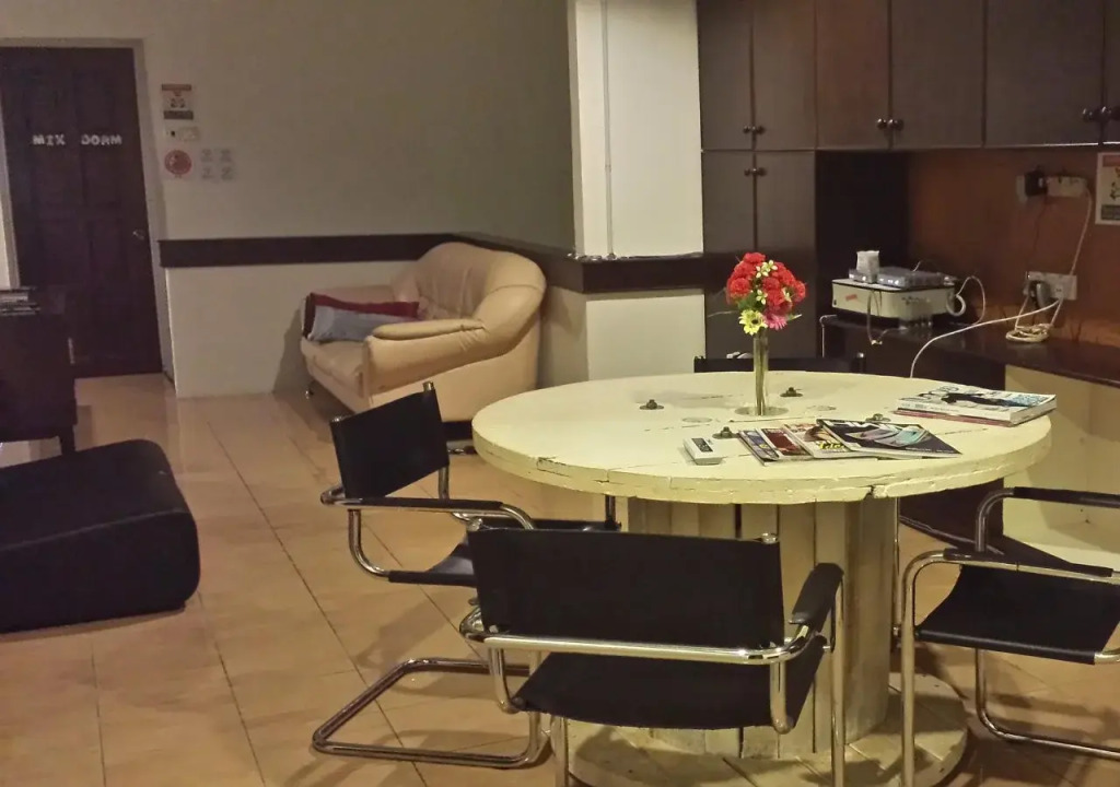 The Bodhi Lodge - Hostel