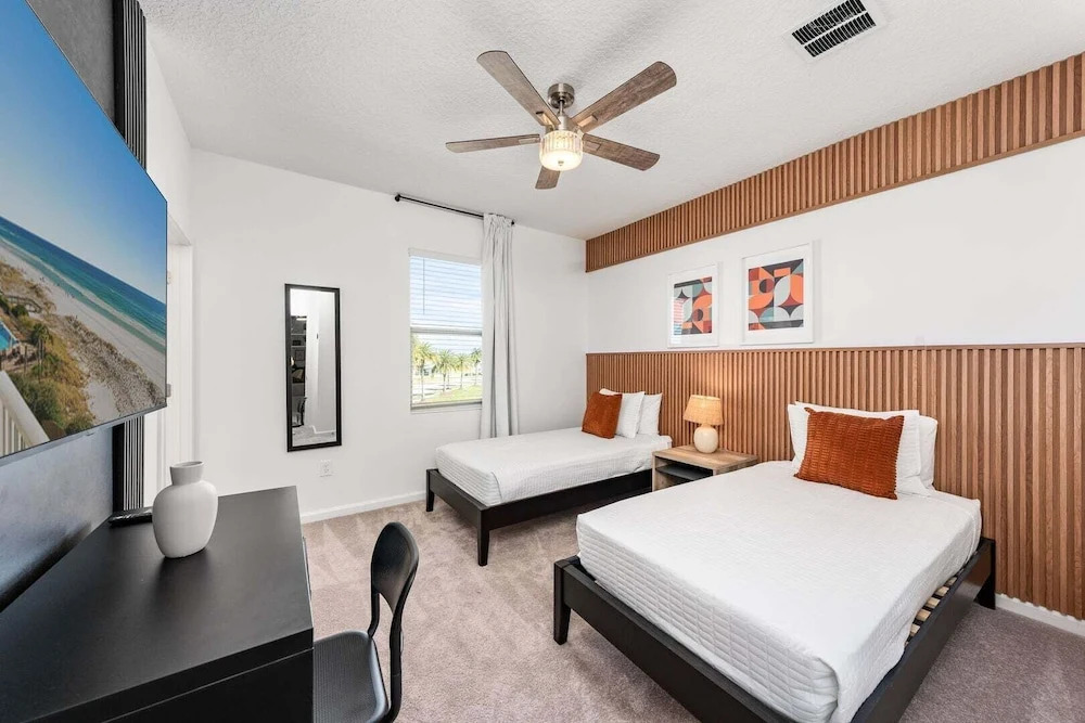 Resort-style Living w Private Pool & Amenities