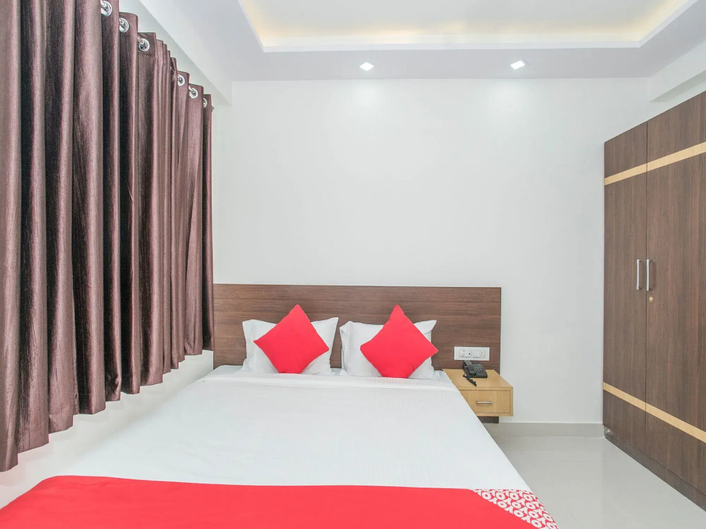 OYO 12544 Varcity Twin Towers