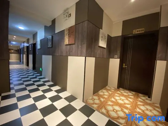 Mangshi Minsu Hotel