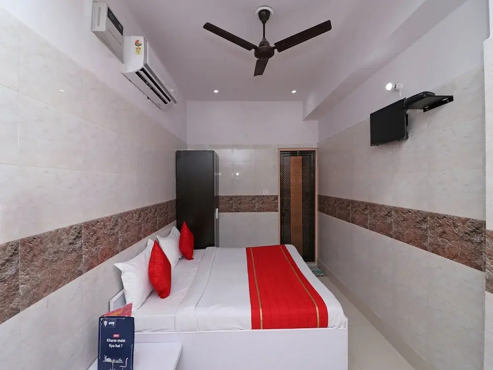 Oyo 12911 New Capital Inn