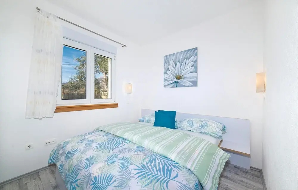 Three-Bedroom Holiday Home In Kastel Stari