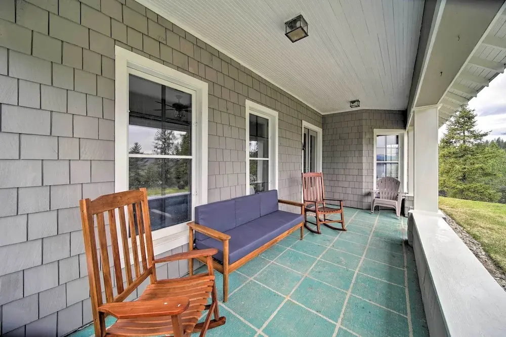 Scenic Loon Lake Adventure Retreat w/ Dock!
