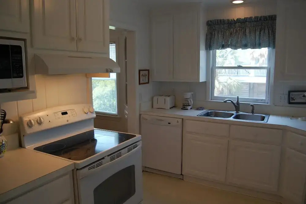 E-Z Does It - 7 Br Home
