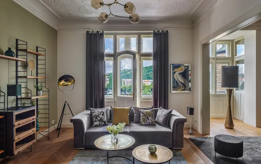 MN6 Luxury Suites by Adrez