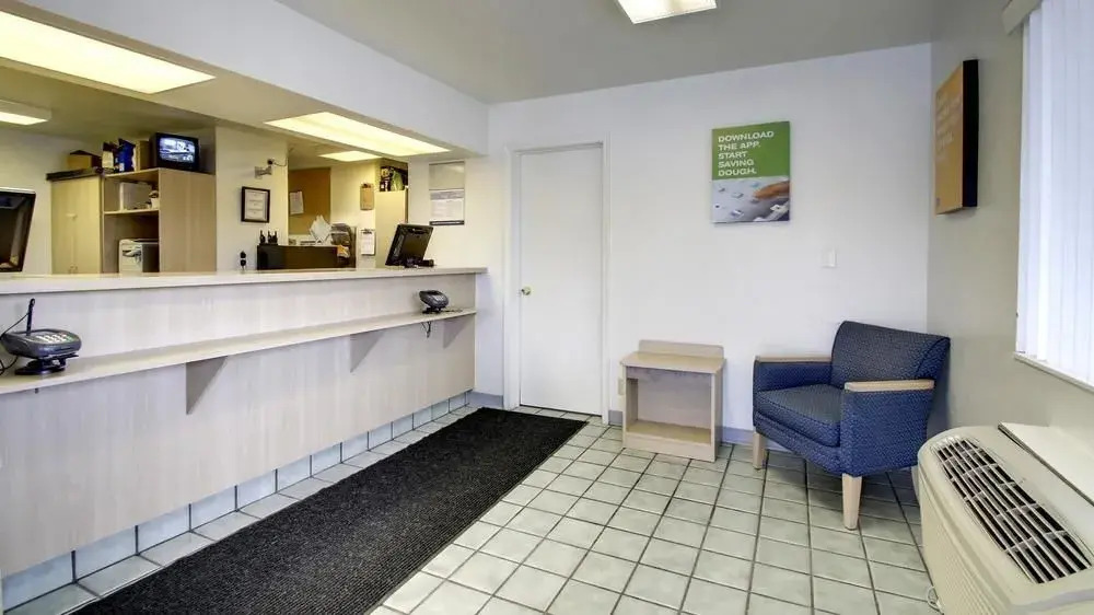 Motel 6 Manhattan Kansas