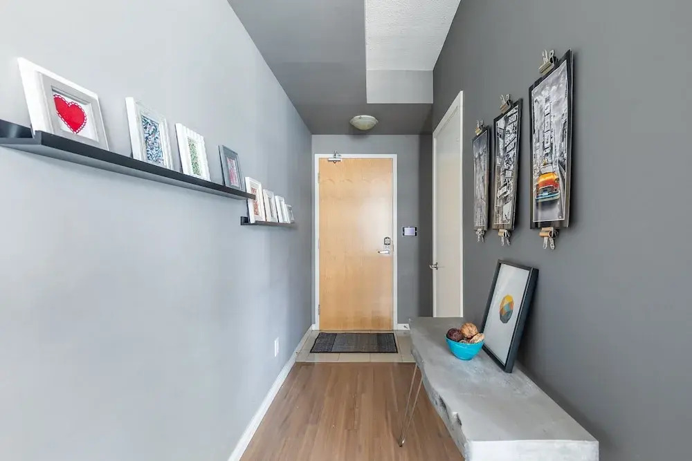 Newly Designed 1BR Executive Suite Great Location