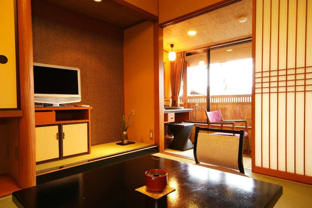 Kyoto Arashiyama Onsen Ryokan Hanaikada