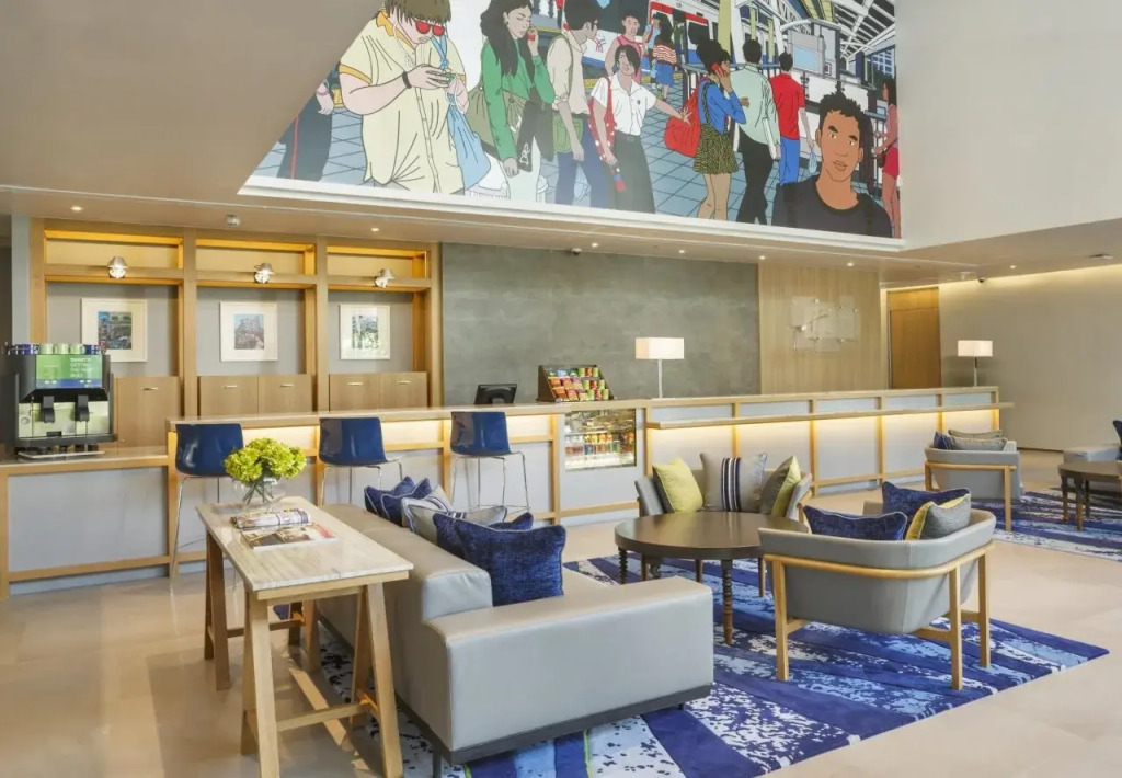 Отель Holiday Inn Express Bangkok Sathorn