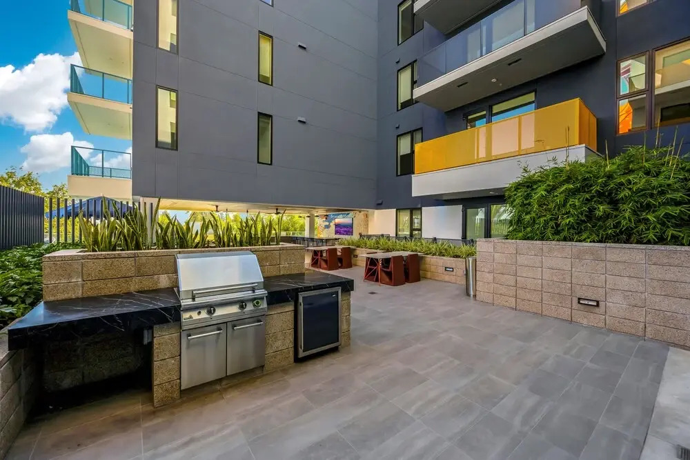 Luxury Apartment in Hollywood