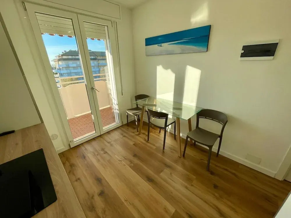 Renovated Apartment With Balcony