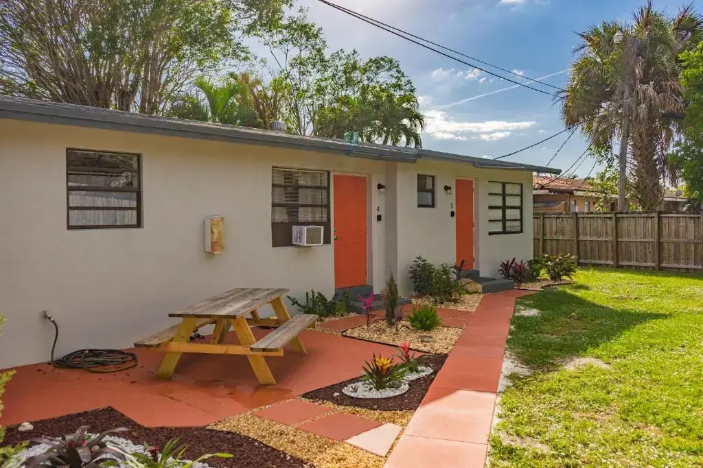 Hainsley Apartments - Walk to Wilton Drive